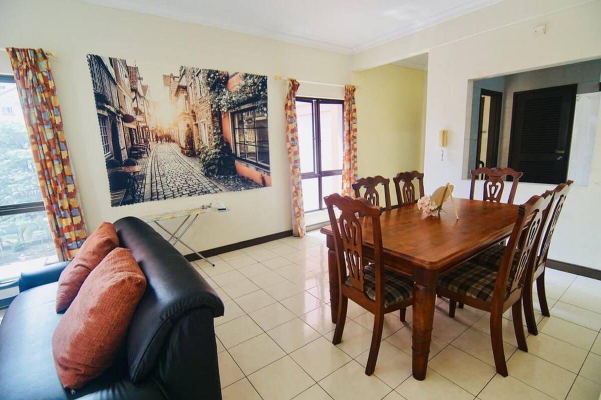 Huoneisto | 1 makuuhuone, työpöytä, silitysrauta/-lauta