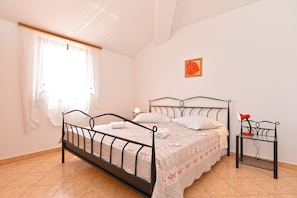 2 bedrooms, Internet