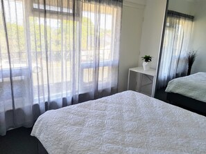 2 bedrooms, desk, iron/ironing board, free WiFi