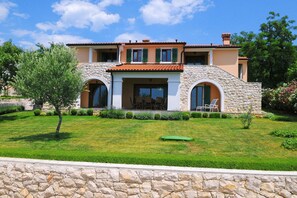 Exterior - Apartment 1255/12014 (Istria - Koromačno), 4000m from the beach (Koromacno)