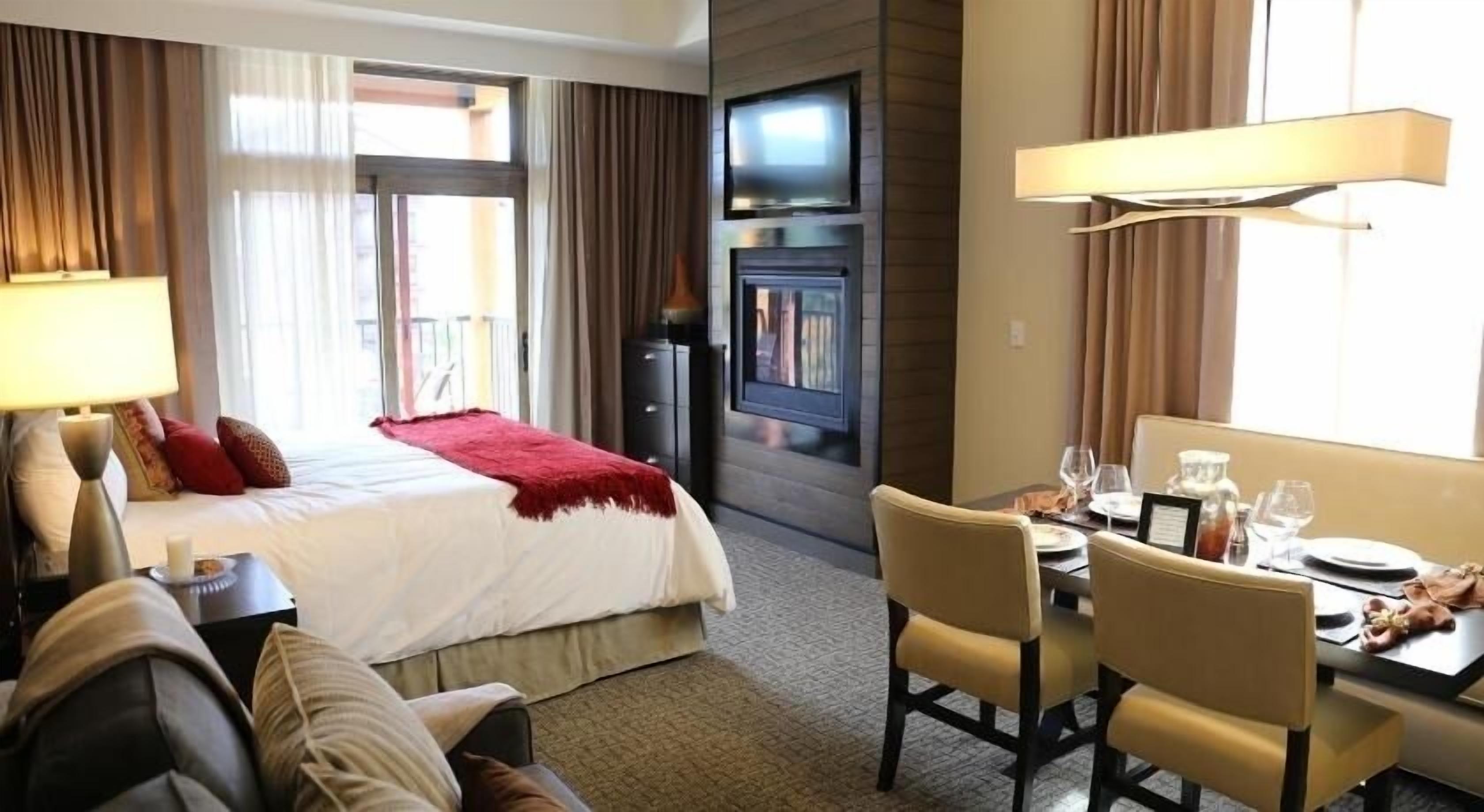 2 bedrooms, in-room safe, iron/ironing board, WiFi