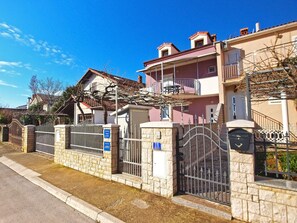 Exterior - Apartment 1265/12157 (Istria - Valbandon), 500m from the beach (Valbandon)