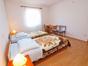 2 soveværelser, internetforbindelse