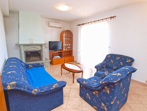 TV - Apartment 1266/12161 (Istria - Flengi), 4500m from the beach (Flengi)