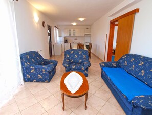 TV - Apartment 1266/12161 (Istria - Flengi), 4500m from the beach (Flengi)