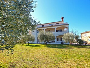 Exterior - Apartment 1270/12195 (Istria - Stinjan), 1000m from the beach (Stinjan)