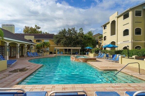 Udendørs pool, opvarmet pool