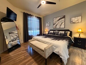 1 bedroom, in-room safe, desk, iron/ironing board