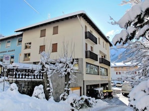 Esterni