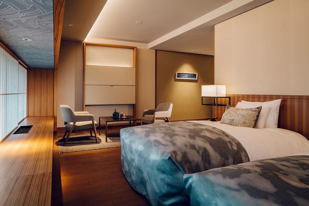 1 bedroom, down duvets, minibar, in-room safe