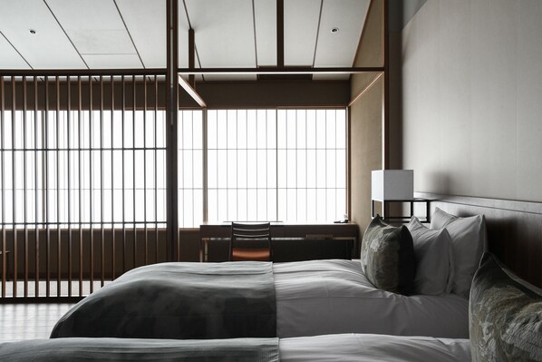 华丽客房 (Premium) | 羽绒被、迷你吧、客房内保险箱、办公桌