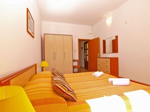 1 多间卧室、上网接入