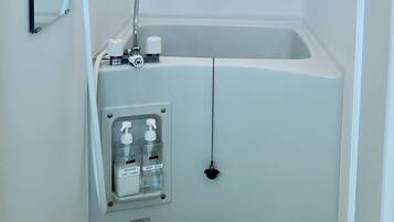 Standard Double Room (Left) | Bathroom amenities | Combined shower/tub, free toiletries, hair dryer, electronic bidet