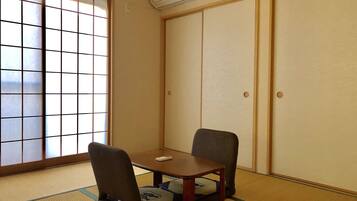 Standard Family Room | Free WiFi