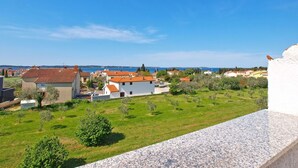 Uklassifisert bilde, 2 av 24, knapp
