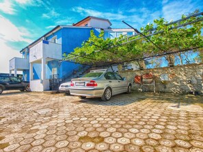 Property grounds - Apartment 1328/12574 (Istria - Fažana), 500m from the beach (Fažana)