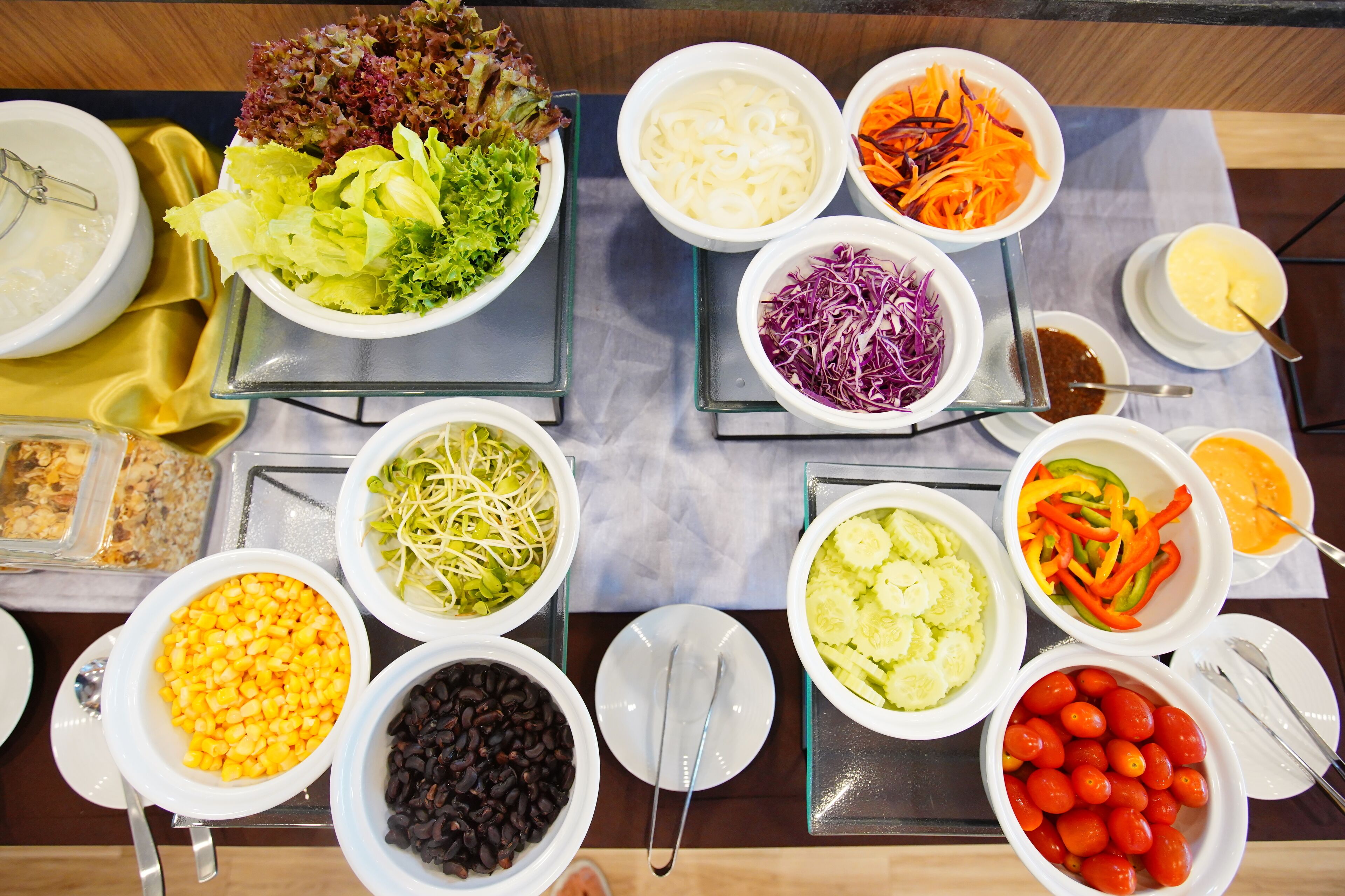 Daily cooked-to-order breakfast (THB 500 per person)