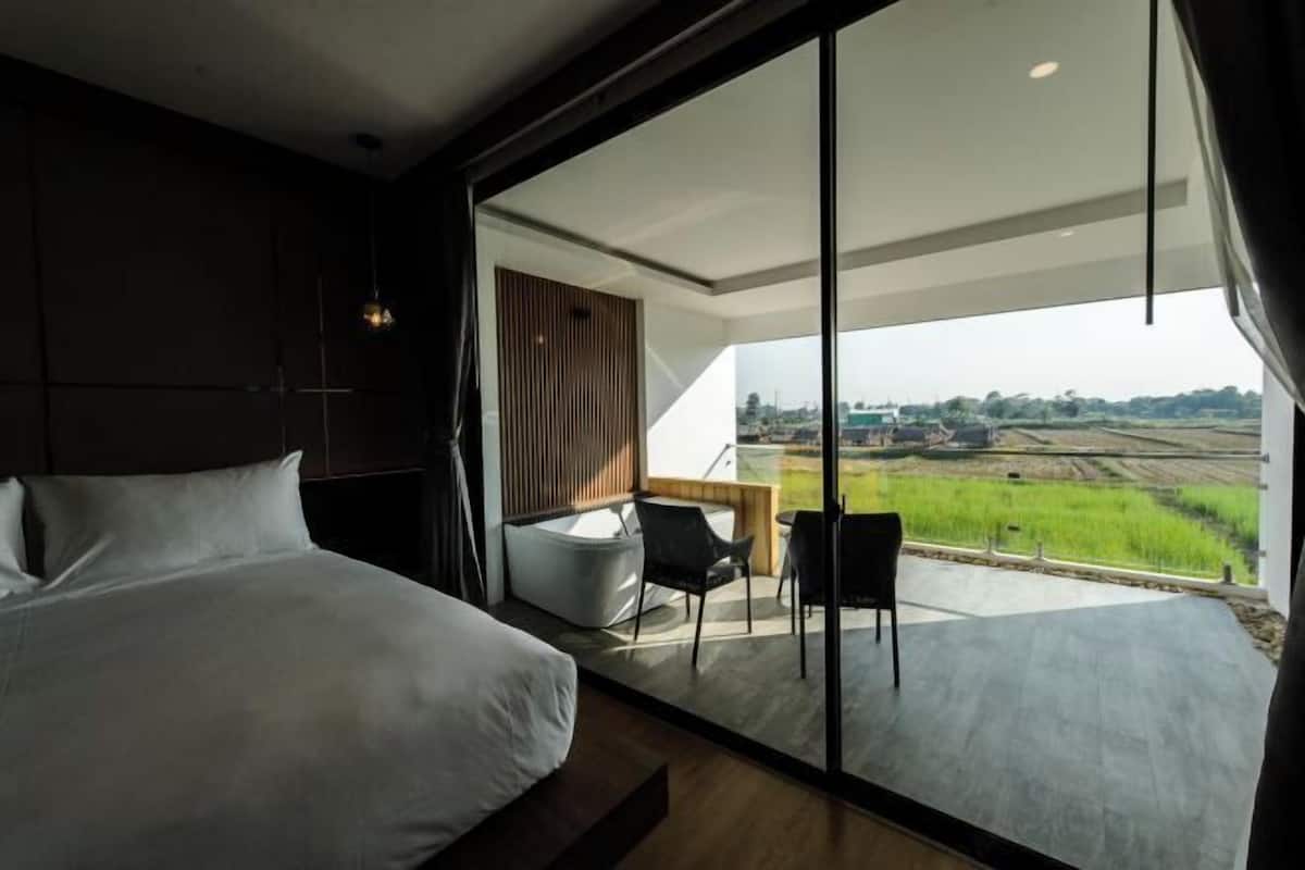 Minibar, in-room safe, desk, blackout curtains