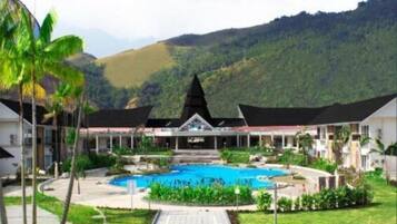 Kolam renang outdoor