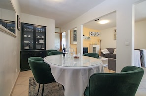 Dining - Apartment 1352/12721 (Istria - Pula), 750m from the beach (Pula)