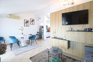 TV - Apartment 1352/12722 (Istria - Pula), 750m from the beach (Pula)