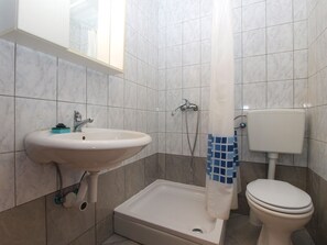 Shower - Apartment 1362/15916 (Istria - Peroj), 500m from the beach (Peroj)