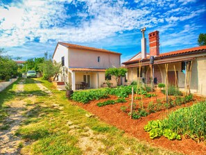 Exterior - Apartment 1365/12840 (Istria - Pula), 1500m from the beach (Pula)