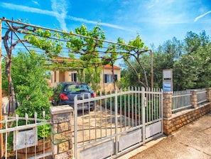 Unclassified image, 3 of 12, button - Apartment 1365/12840 (Istria - Pula), 1500m from the beach (Pula)
