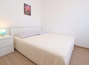 2 bedrooms, internet