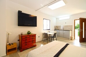 1 bedroom, Internet
