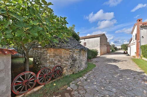 House 1378/12993 (Istria - Galižana), 7500m from the beach