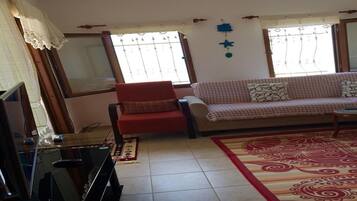 Villa | Wohnbereich | LCD-Fernseher