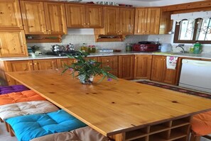 Villa | Eigene Kochnische | Großer Kühlschrank, Mikrowelle, Ofen, Herdplatte
