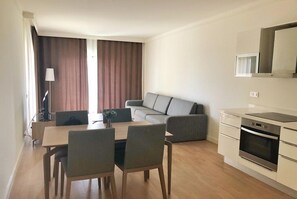 Villa | Wohnbereich | LCD-Fernseher