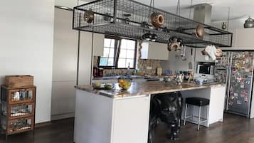 Villa, 4 Schlafzimmer | Eigene Kochnische | Großer Kühlschrank, Mikrowelle, Herdplatte, Geschirrspüler