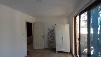 Villa, 2 Schlafzimmer | Wohnbereich | LCD-Fernseher