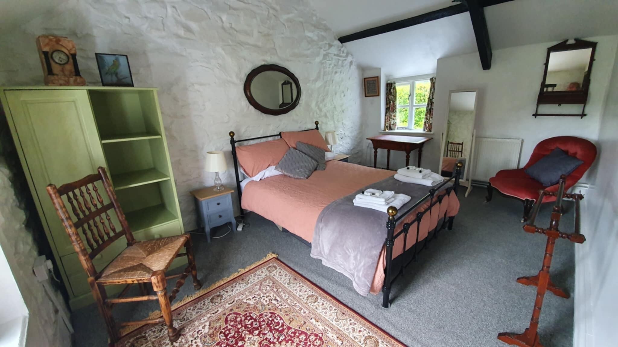 3 chambres, fer et planche à repasser, lit parapluie, Wi-Fi gratuit