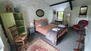 3 chambres, fer et planche à repasser, lit parapluie, Wi-Fi gratuit