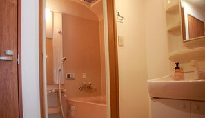 Family Room | Bathroom