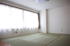 Free WiFi, bed sheets - The Stay Wakkanai- Hostel (Wakkanai)