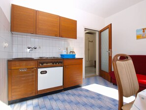 Fridge, stovetop, coffee/tea maker, cookware/dishes/utensils