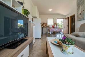 TV - Apartment 1427/13328 (Istria - Loborika), 10000m from the beach (Loborika)