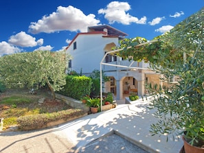 Terrace/patio - Apartment 1451/13411 (Istria - Fažana), 350m from the beach (Fažana)