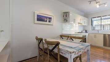 Executive Apartment | In-room dining