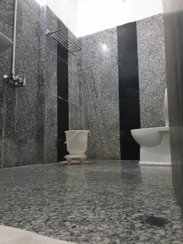 Superior Room | Bathroom - Hotel Rudraksh Inn (Narendranagar)