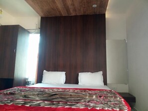 Soundproofing, free WiFi - Hotel Rudraksh Inn (Narendranagar)