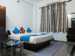 Soundproofing, free WiFi - Hotel Rudraksh Inn (Narendranagar)