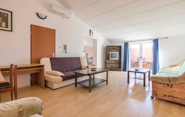 TV - Apartment 1499/14539 (Istria - Valbandon), 700m from the beach (Valbandon)