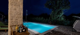 Villa 1522/15259 (Istria - Žminj), 25000m from the beach