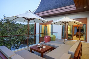 Grace Villa with Private Pool | 迷你吧、客房內保險箱、書桌、遮光布/窗簾